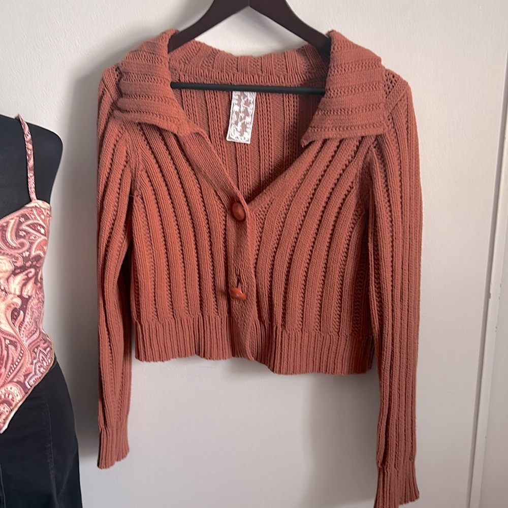 Sophie & Sage Chunky Wide Ribbed 2 Button Crop Cardigan with Wide Collar